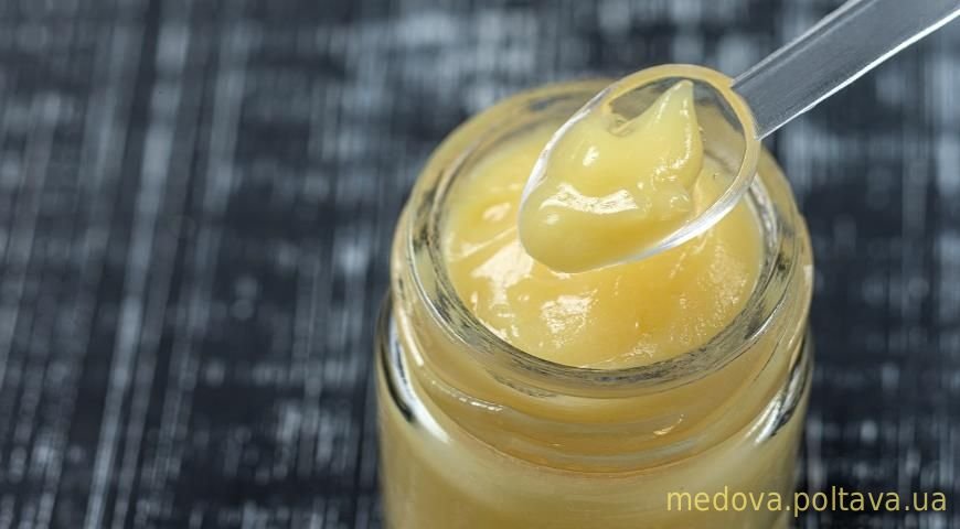 Чи корисне маточне молочко: переваги та ризики продукту?