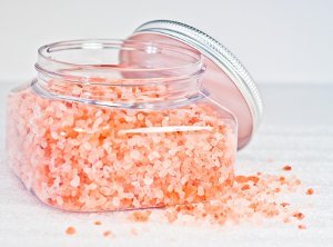 Морська сіль для ванни: користь для здоров’я та релаксу