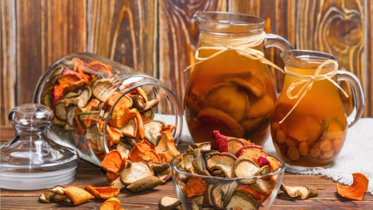 Узвар: користь і шкода для здоров’я – що потрібно знати?