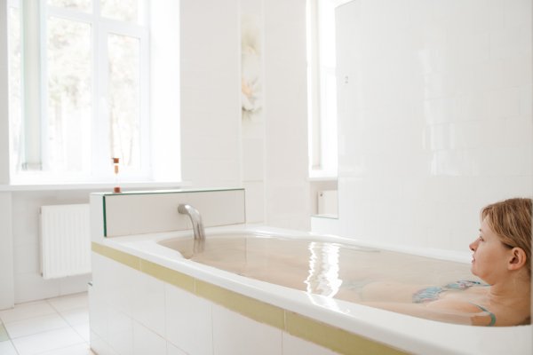 Радонові ванни користь і шкода: як впливають на здоров’я?