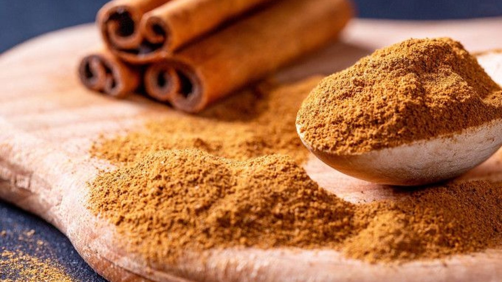 Чи приносить користь кориця для чоловіків? Дізнайтеся більше про це
