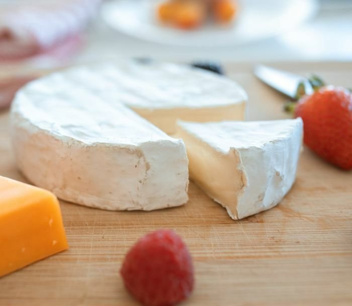 Чим корисний сир Камамбер? Відкрийте користь цього делікатесу!