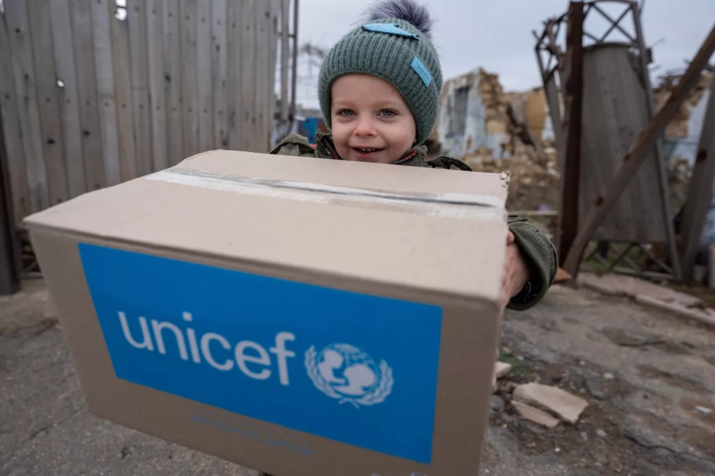 Яка допомога для новонароджених від ЮНІСЕФ доступна в Україні?