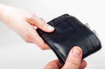 Чи можна дарувати гаманець: правила подарунку і народні прикмети