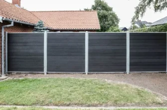 Чи можна законно будувати глухий паркан між сусідами: поради експертів