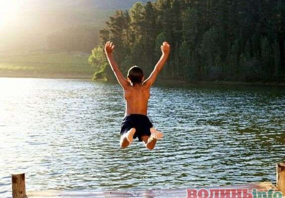 Чи можна купатися на Трійцю: традиції та сучасні рекомендації