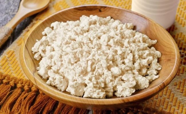 Чи можна їсти творог на ніч: користь, ризики та поради дієтологів Чи можна їсти творог на ніч: користь, ризики та поради дієтологів