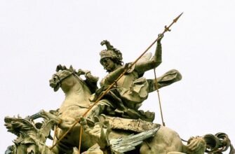 Юрій Змієборець: Величні Скульптури Легендарного Героя України