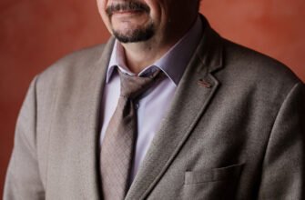 Андрій Петрович Гожик: Біографія, Досягнення і Життєвий Шлях