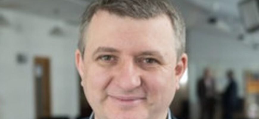 Юрій Романенко: Біографія, Досягнення та Вплив на Суспільство