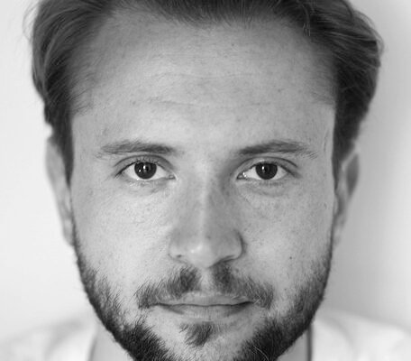 Юрій Радіонов: Яскраве Життя та Досягнення Відомого Українця
