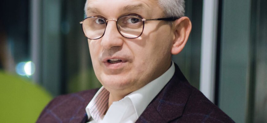 Андрій Костюк: Біографія, Досягнення та Вплив на Сучасність