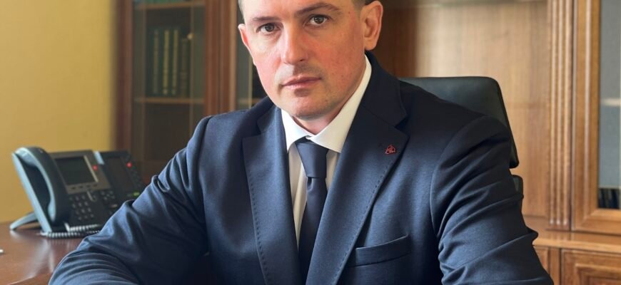 Андрій Вікторович Турбар: Біографія, Досягнення та Внесок у Галузь