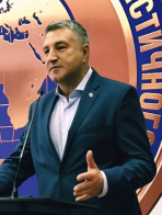 Опанащук Юрій Юрійович: Біографія, Досягнення та Внесок в Україну
