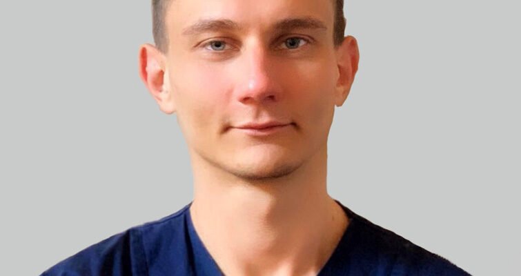 Андрій Вололимирович Якушев: Віхи кар’єри та особисте життя експерта