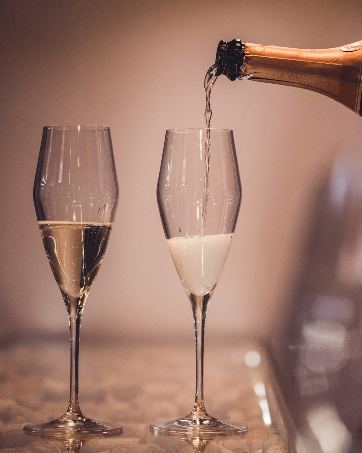 Два келихи вина, картинка з днем народження для мужчини